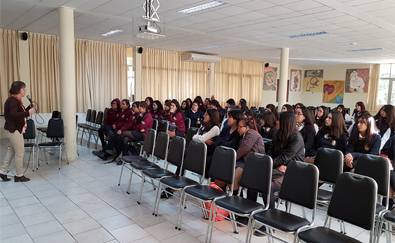 Capacitando a estudiantes del internado femenino en Ñuñoa